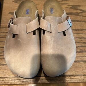 Birkenstock Bostons NIB Size Women’s 7 Taupe